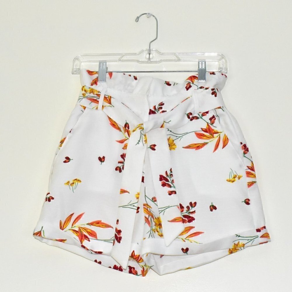GB High Rise Paperbag Waist White Floral Tie Shorts Size Small